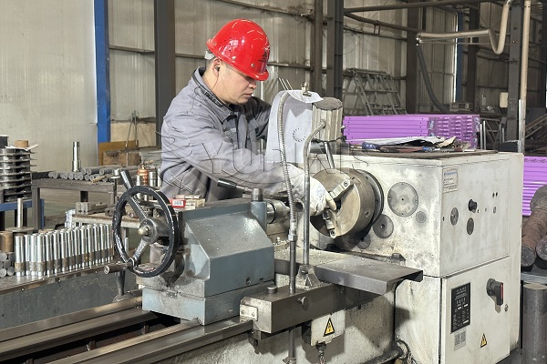 steel cutting craftsmanship at DINIS